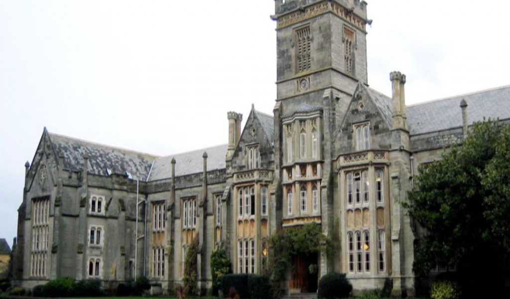 Official information of Queen's College in 2024 | FindingSchool