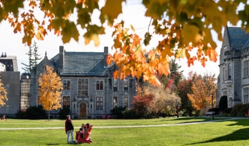 Trường Emma Willard School Với Thông Tin Đánh Giá, Học Bổng 2024 | FindingSchool