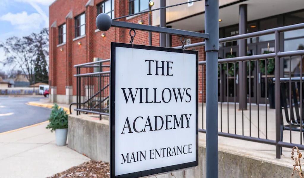 2024년 The Willows Academy 학교의 공식 정보  | FindingSchool