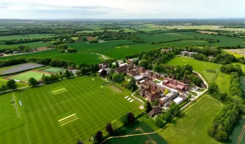 Lord Wandsworth College 리뷰 및 2024년 재정 지원 정보 | FindingSchool