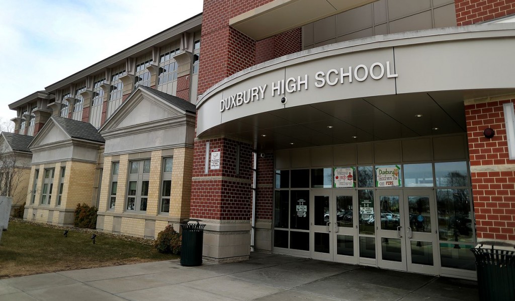 2024년 Duxbury High School 학교의 공식 정보  | FindingSchool