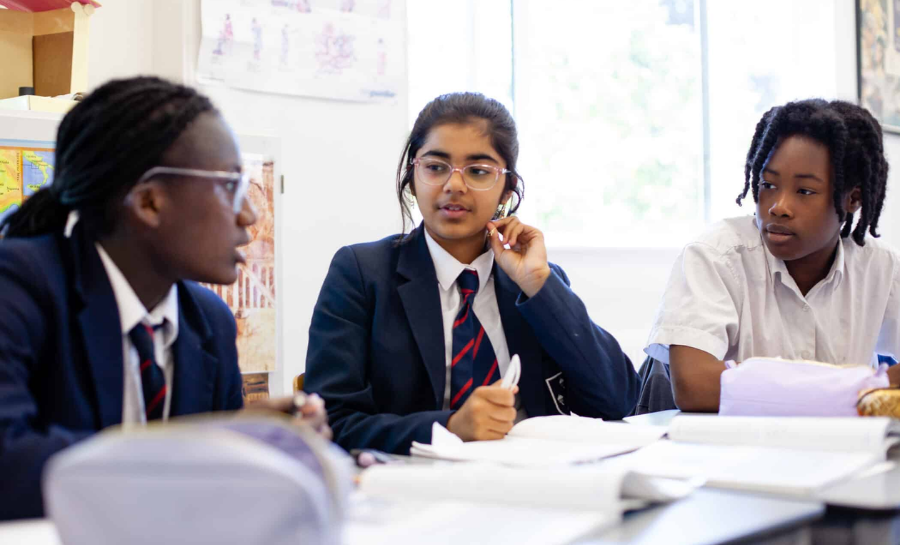 Chương trình học ở Sevenoaks School khuyến khích tư duy phản biện của học sinh